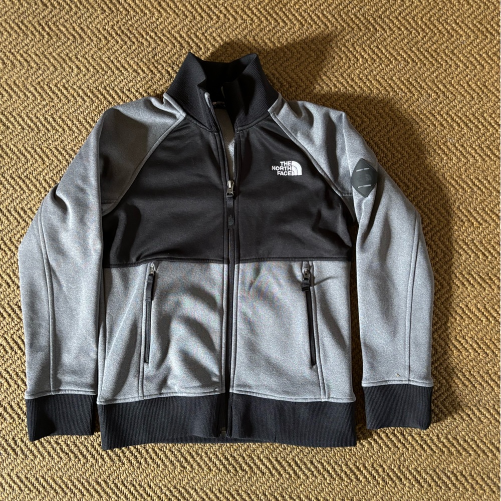 Excellent Condition Under Armour Youth Boys sweatshirt size M (10/12)